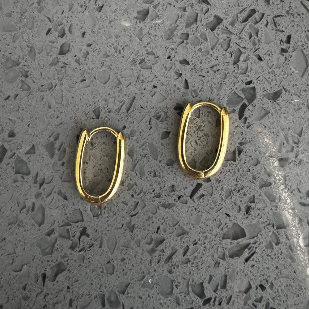 Studs Medium Gold Hoops